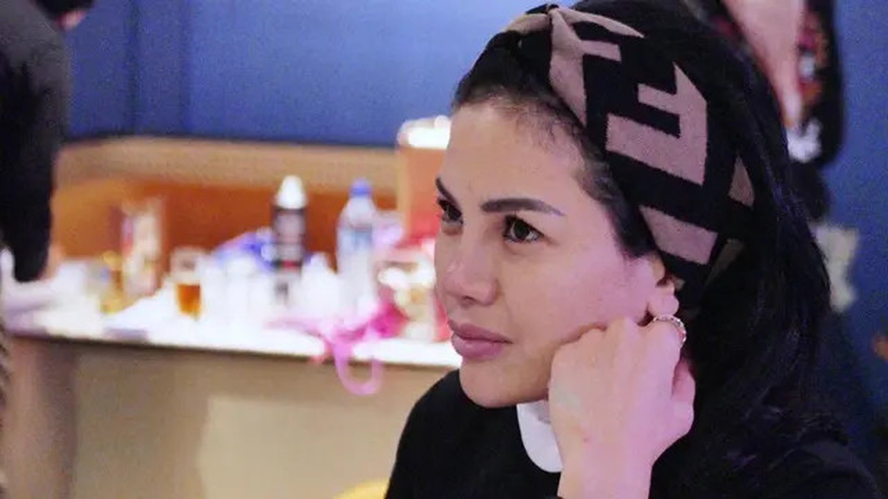 Merespons kasus senpi ilegal yang membelit Dito Mahendra, Nikita Mirzani teringat momen salat di penjara karena kepikiran anak-anak di rumah. (Foto: Dok. Instagram @nikitamirzanimawardi_172)