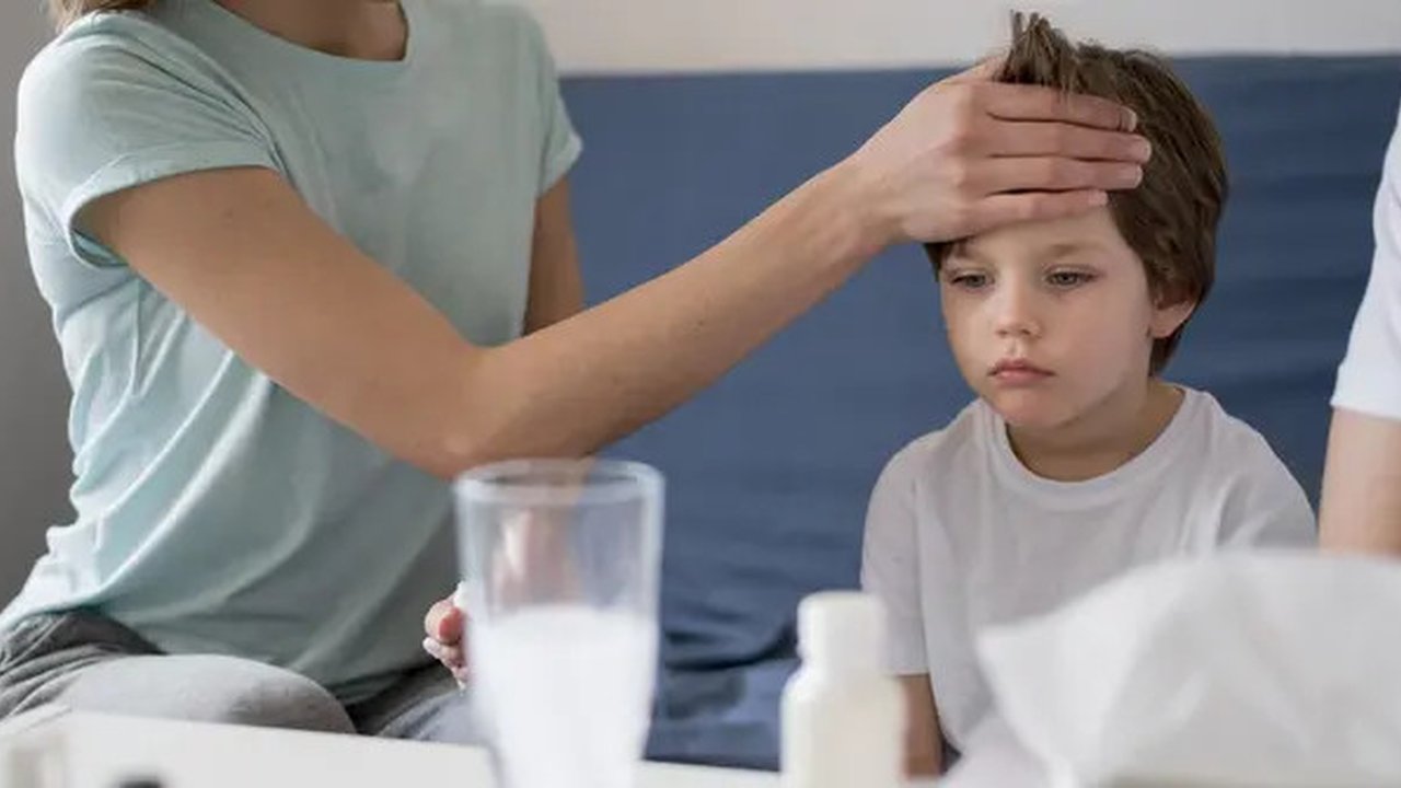 Ilustrasi Anak Dehidrasi/https://www.freepik.com/freepik