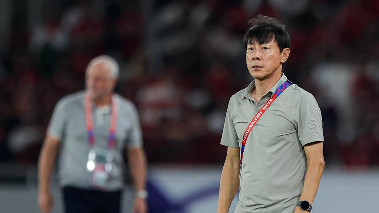Kelakuan Bapak-Bapak Shin Tae-yong Usai Nonton JDT: Foto Pecah dan Blur Tetap Diupload di Instagram