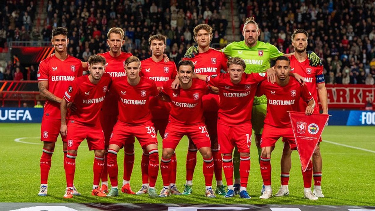Hasil Twente vs Fenerbahce: Mees Hilgers Tampil Penuh Lawan Tim Jose Mourinho, Tak Ada Pemenang