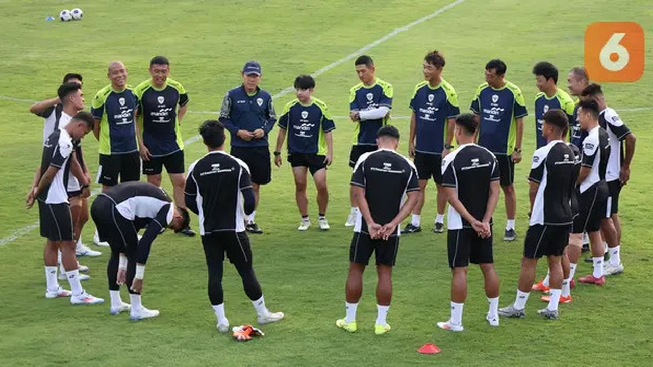 Timnas Indonesia menggelar latihan terakhir di Lapangan A Kompleks Gelora Bung Karno, Senayan, Jakarta, Sabtu (31/8/2024) jelang keberangkatan ke Jeddah, Arab Saudi untuk menghadapi tuan ruma