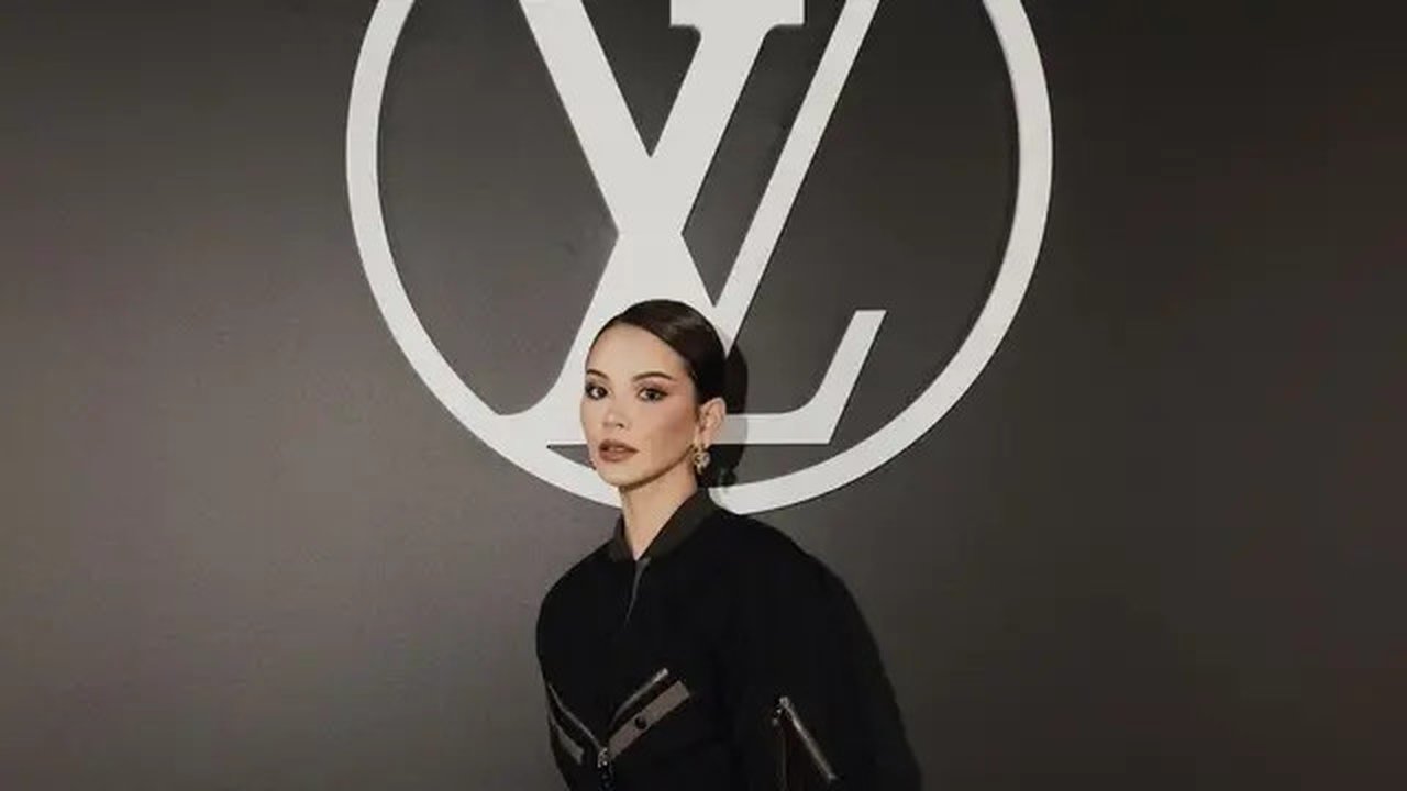 Melihat potret stylish Alyssa Daguise di Paris Fashion Week (@alyssadaguise)