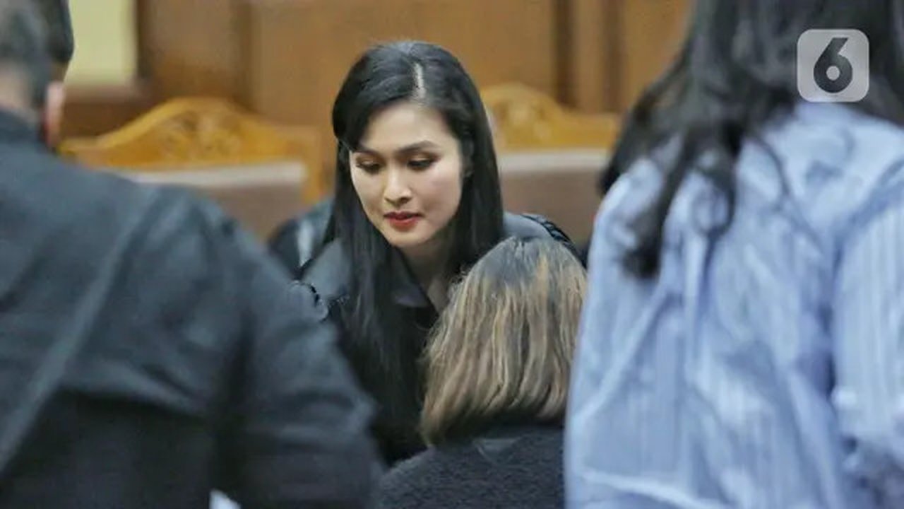 Sandra Dewi disebut-sebut menerima uang melalui rekeningnya yang ditransfer dari rekening PT Quantum Skyline Exchange, Kristiyono, dan PT Refined Bangka Tin pada periode tahun 2018-2023. (Lip