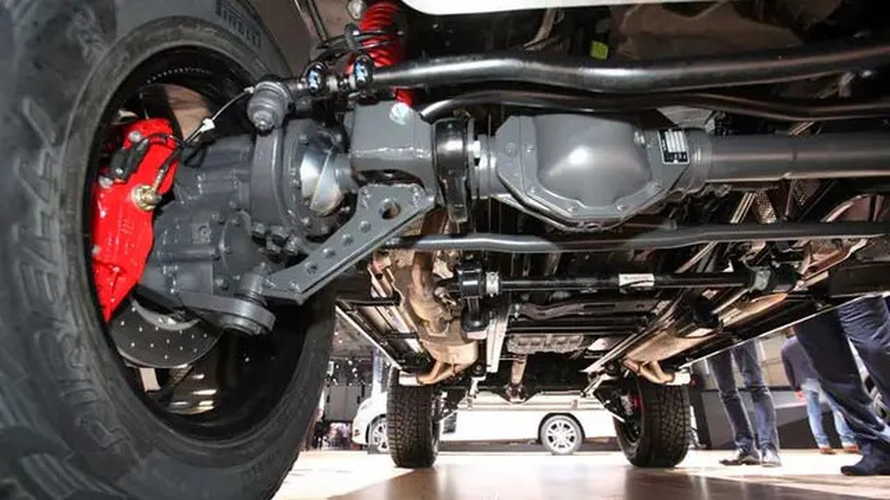 Sistem suspensi mobil menggunakan gardan solid (pinterest)