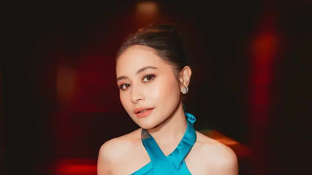 Prilly Latuconsina tampil anggun dengan tubuh yang makin ramping (@prillylatuconsina96)