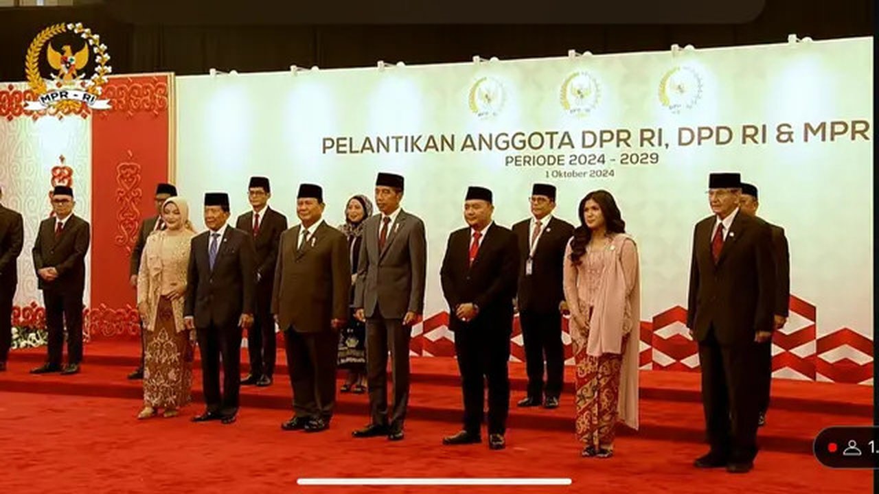 Presiden Jokowi dan Presiden terpilih Prabowo Subianto menghadiri pelantikan anggota DPR periode 2024-2029, Selasa (1/10/2024). (tangkapan layar youtube MPR)