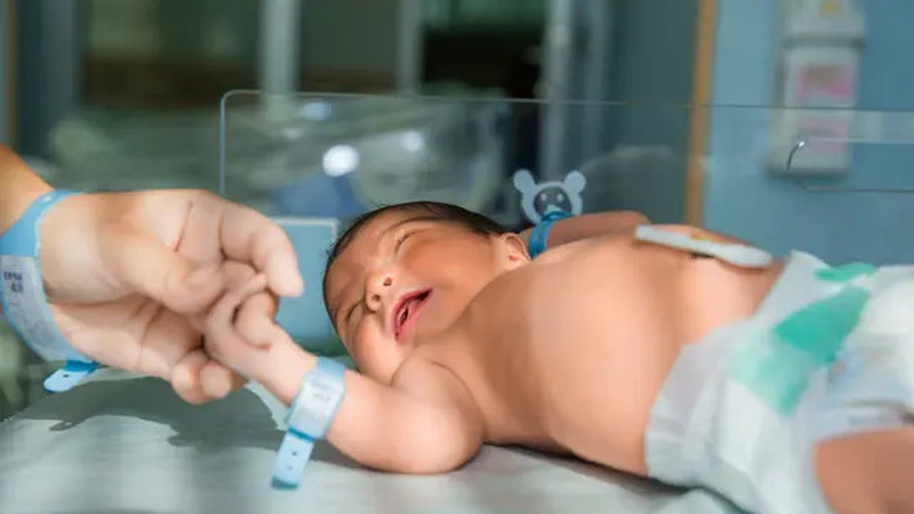Ilustrasi bayi baru lahir. (Photo created by KamranAydinov on www.freepik.com)