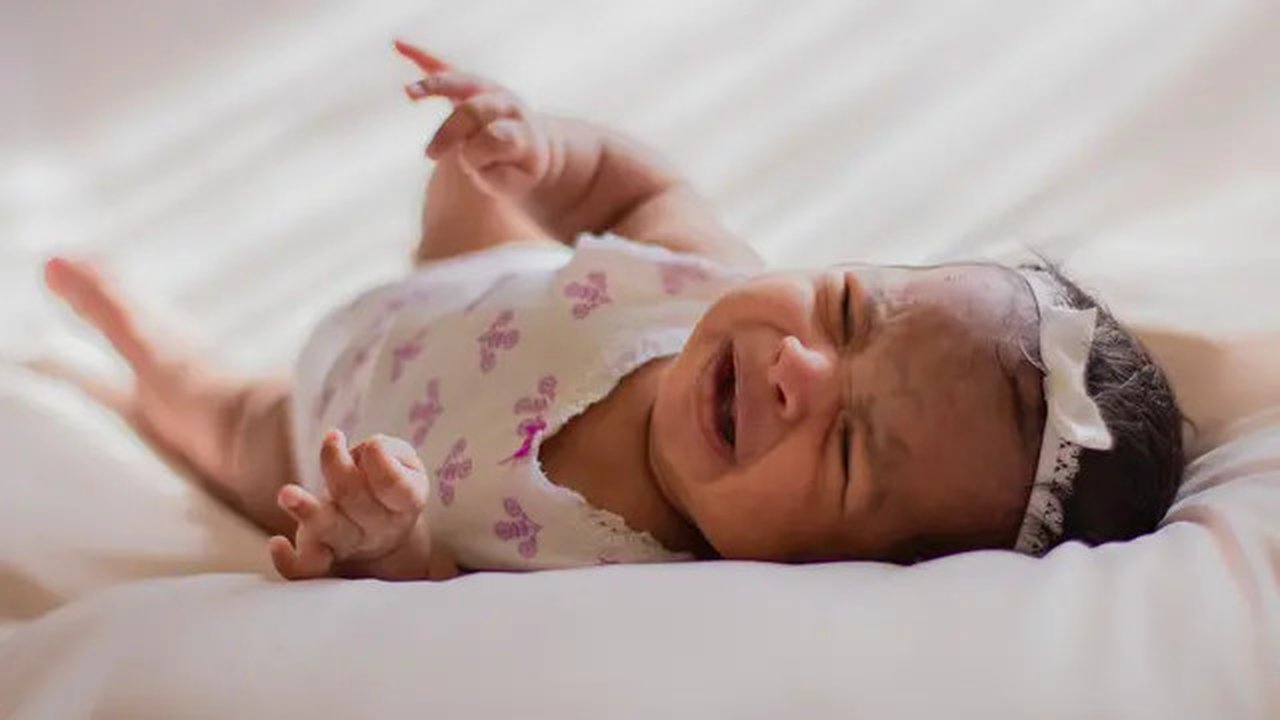 Tak selalu gejala campak, bayi demam dan ruam merah bisa menjadi pertanda penyakit lainnya.(FOTO:pexels/lauragarcia).