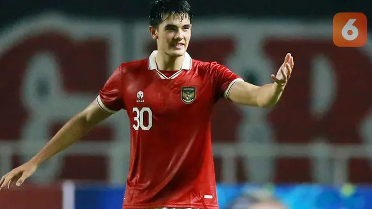 Elkan Baggott benar-benar menjadi benteng kukuh di pertahanan Timnas Indonesia. Selain mampu tampil disiplin, postur tubuh Elkan yang menjulang membuat penyerang Curacao kerepotan dalam duel