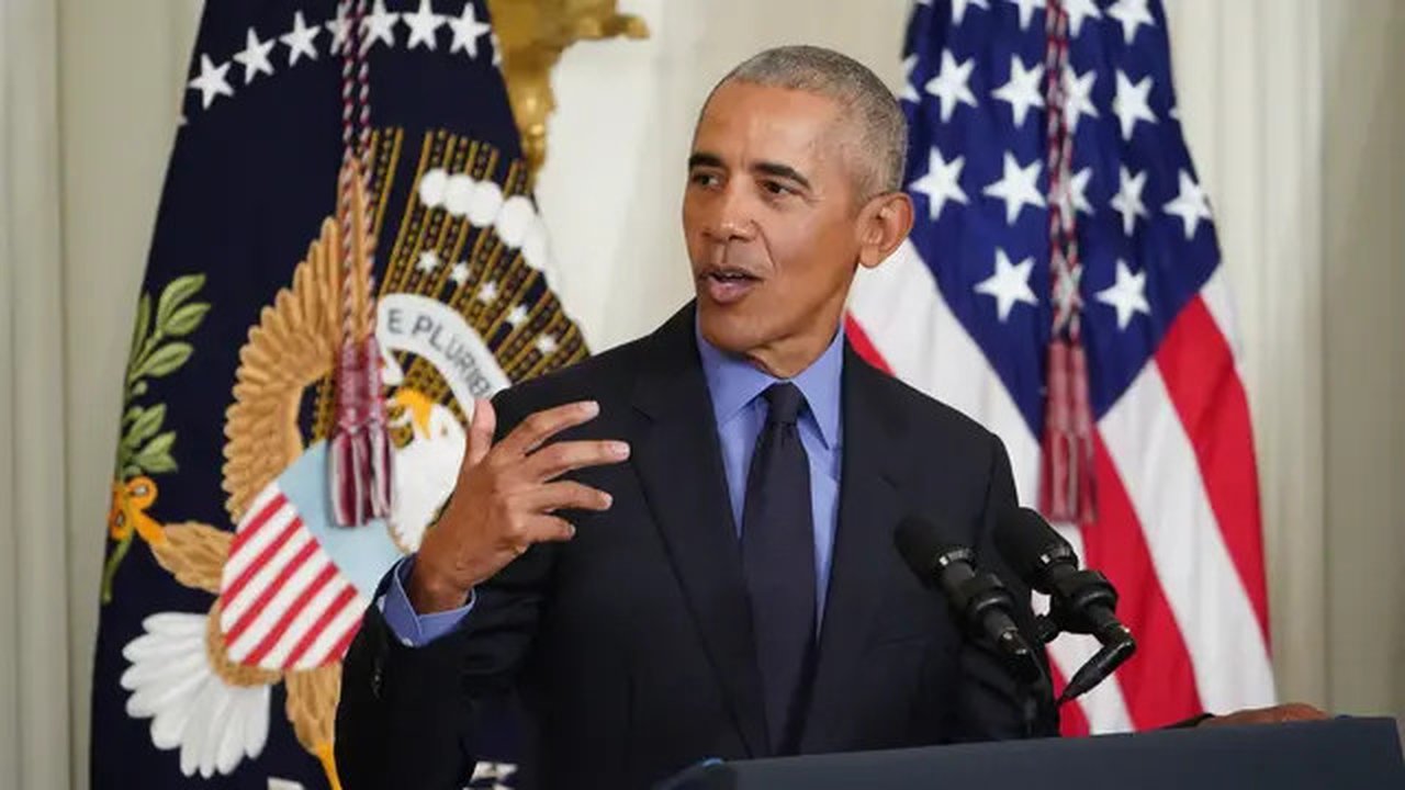 Mantan Presiden AS Barack Obama memberikan sambutan tentang Undang-Undang Perawatan Terjangkau dan Medicaid di East Room Gedung Putih, 5 April 2022. Ini adalah kali pertama Obama kembali ke G