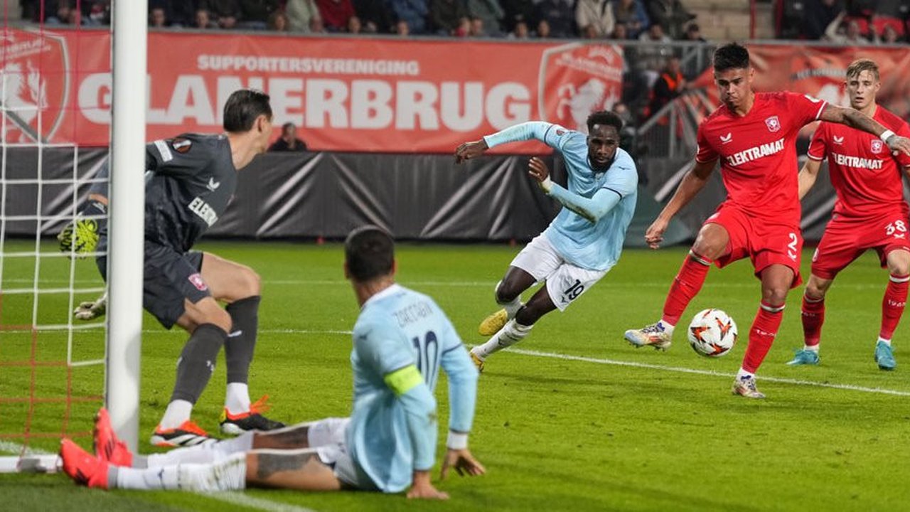 Rapor Mees Hilgers Saat Twente Kalah 0-2 dari Lazio: Nilai 7