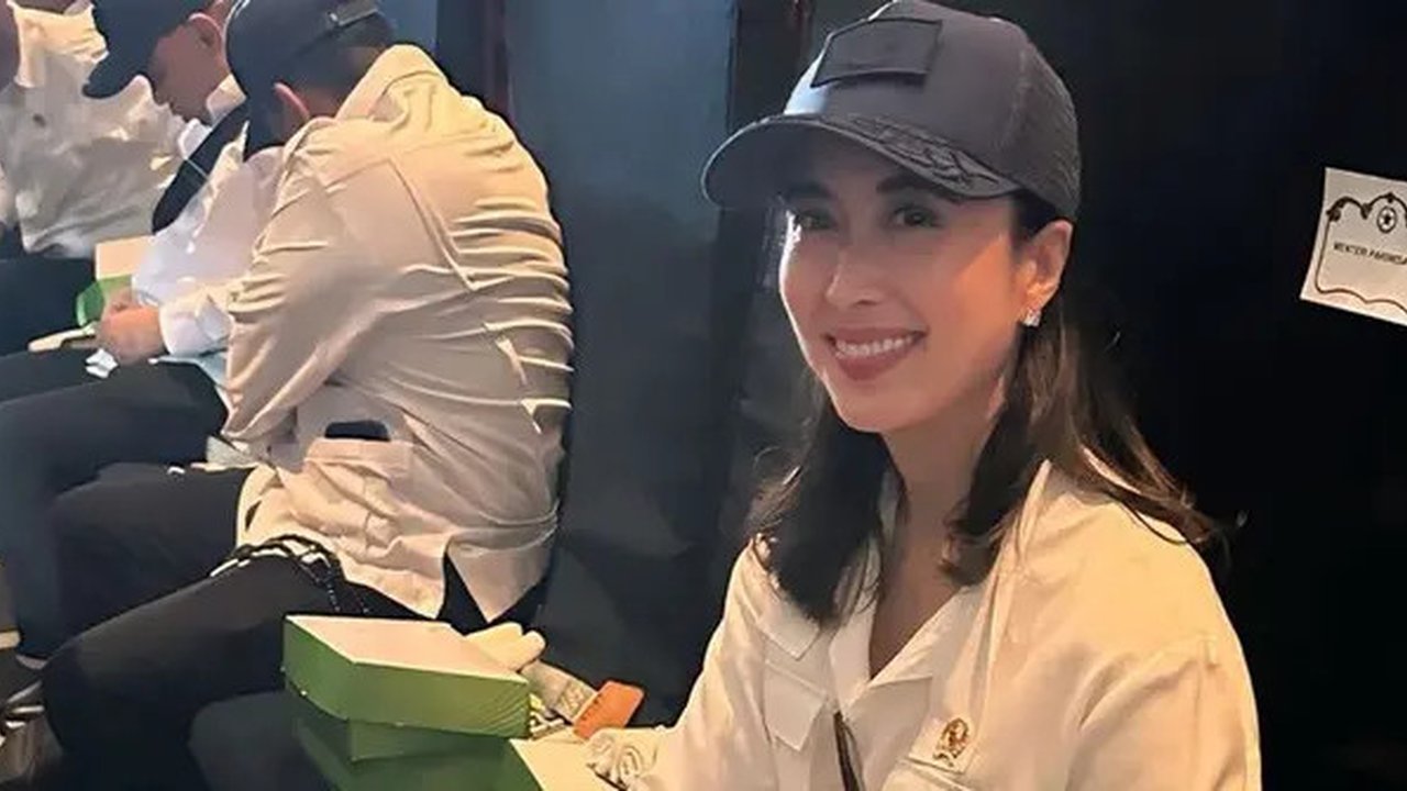 Gaya Kece Widiyanti Putri Wardhana Menteri Pariwisata saat Berangkat ke Magelang. [@widi.wardhana]