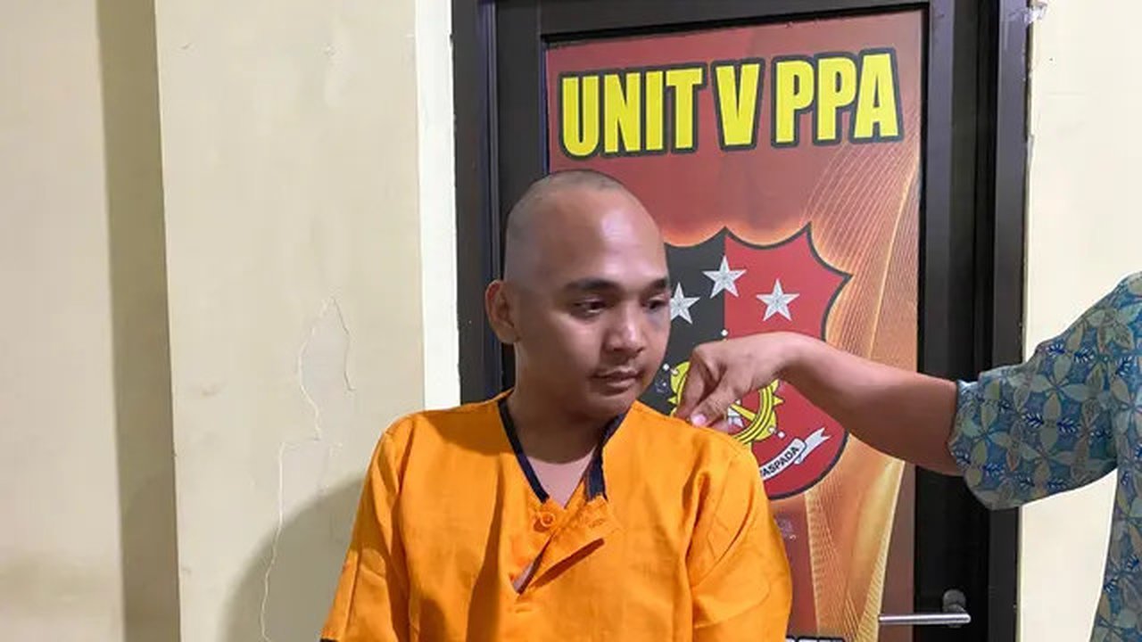 Tampang Fadlurohman 25 tahun, tersangka pencurian dan pemerkosaan wanita asal Bandung, modus berpura-pura sebagai anggota polisi. Foto : (Liputan6.com/Ardi).
