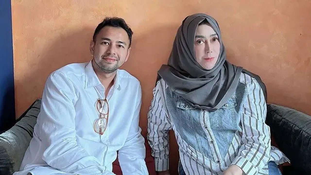 Raffi Ahmad dan Amy Qanita (https://www.instagram.com/p/Csm47xTvWEx/)