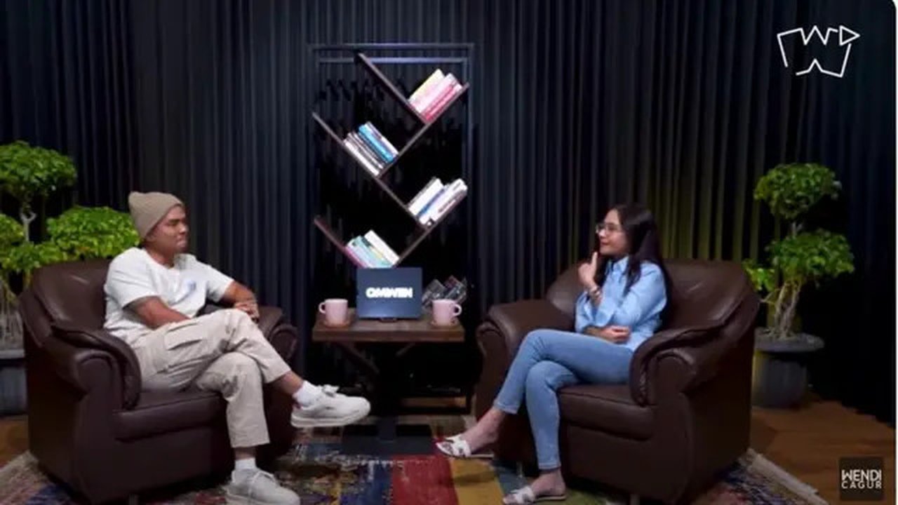Jadwal Prilly Latuconsina Super Padat sampai Harus Atur Waktu Buat Makan Bakso Plus Kerupuk. foto: Youtube Wendi Cagur