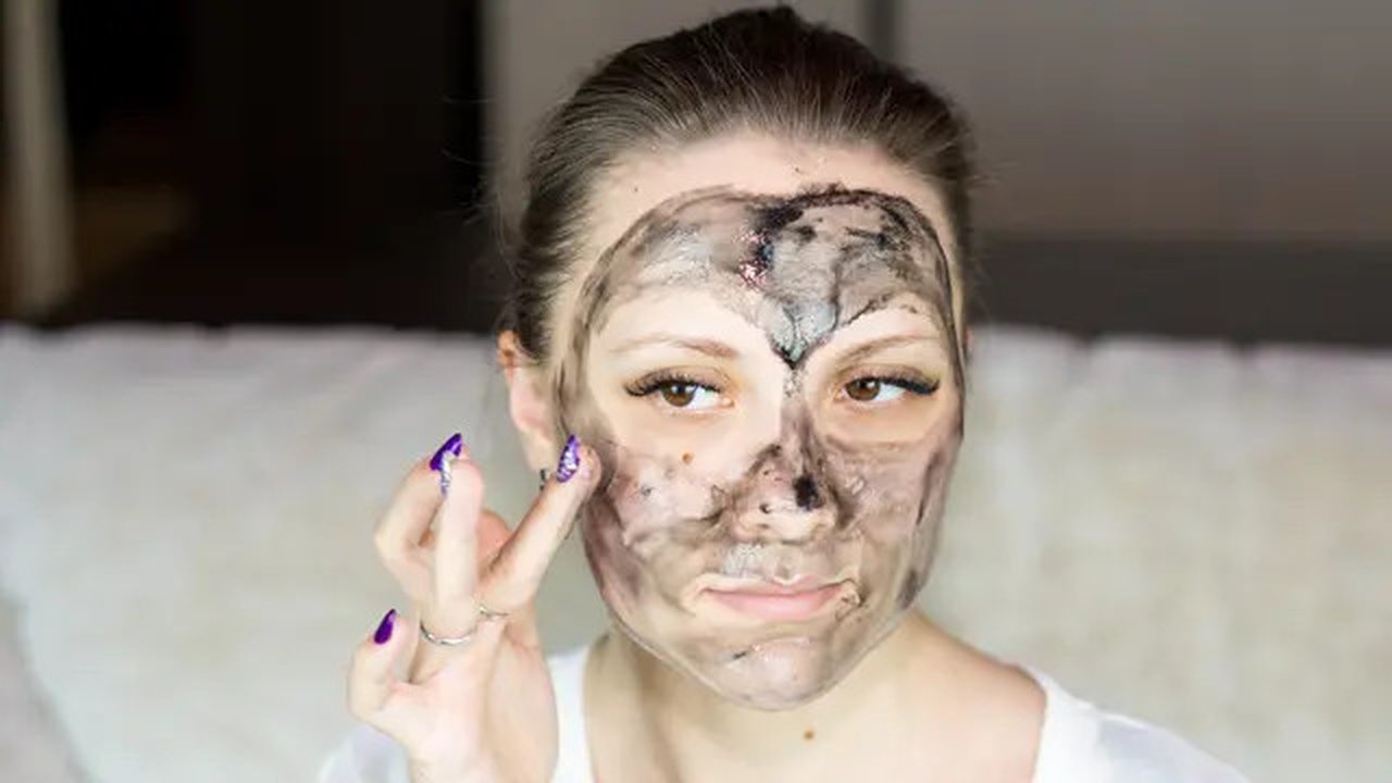 Membuat masker kopi dengan mudah. (unsplash.com/@bermixstudio)