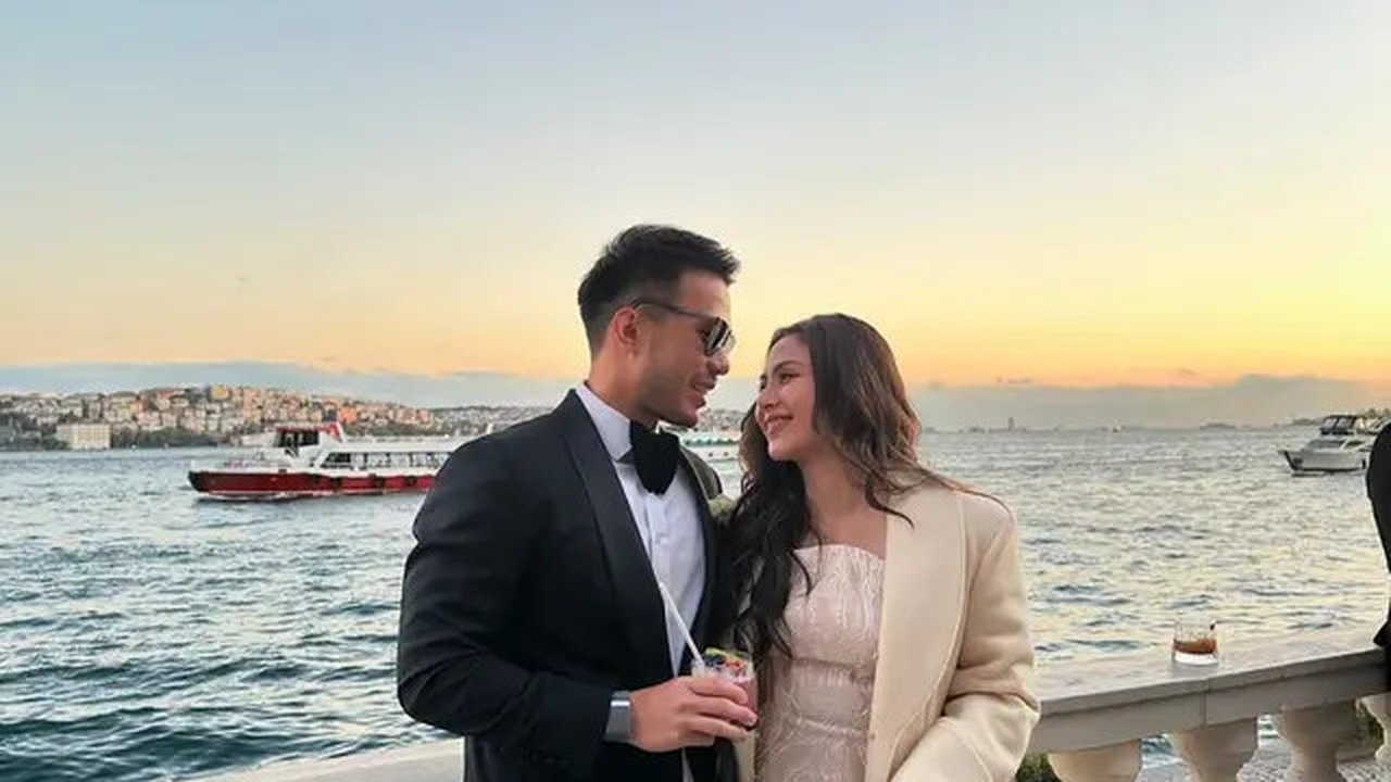 Penampilan Jessica Mila dan Yakup Hasibuan kondangan ke Turki. (sumber: Instagram/jscmila)
