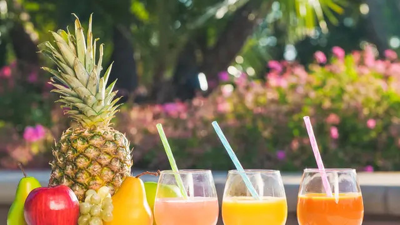 Resep jus nanas dan lemon bagi penderita kolesterol (foto: Pexels/Kindel Media)