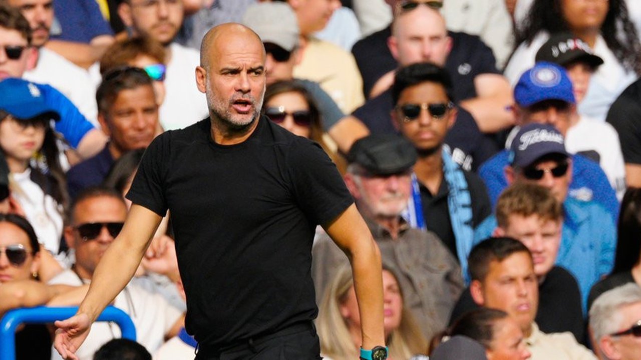 Josep Guardiola Prihatin Erik Ten Hag Dipecat Manchester United