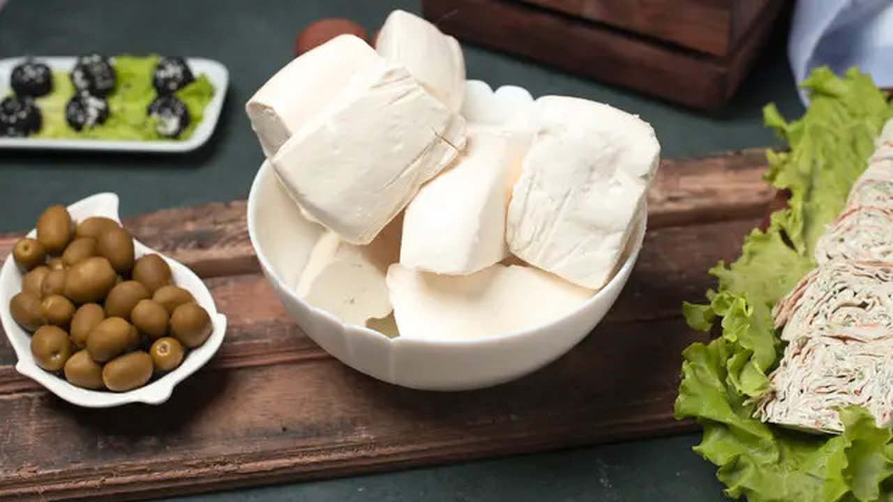 Ilustrasi tahu putih | copyright freepik.com/azerbaijan_stockers