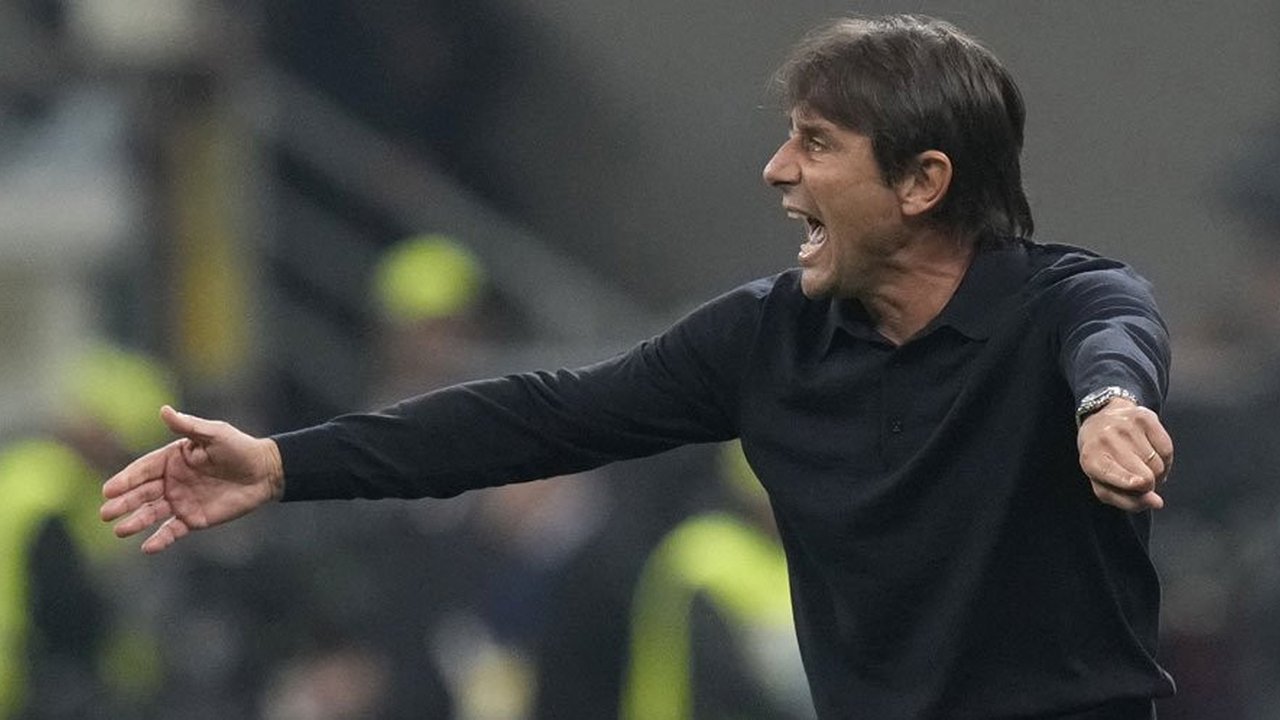 Napoli di Puncak Klasemen Serie A, Antonio Conte Kirim Sindiran ke Tottenham