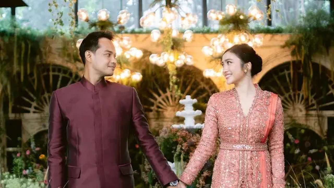 Febby Rastanty Tunangan dengan Pria Polisi (Sumber: Instagram/febbyrastanty)