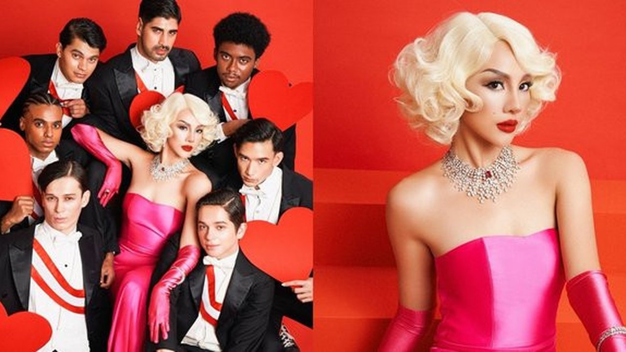 Kali ini, ia tampil bak Marilyn Monroe. Artis legendaris itu dikenal dengan imej-nya yang sensual. Anya pun tampil begitu menawan serupa Marilyn.