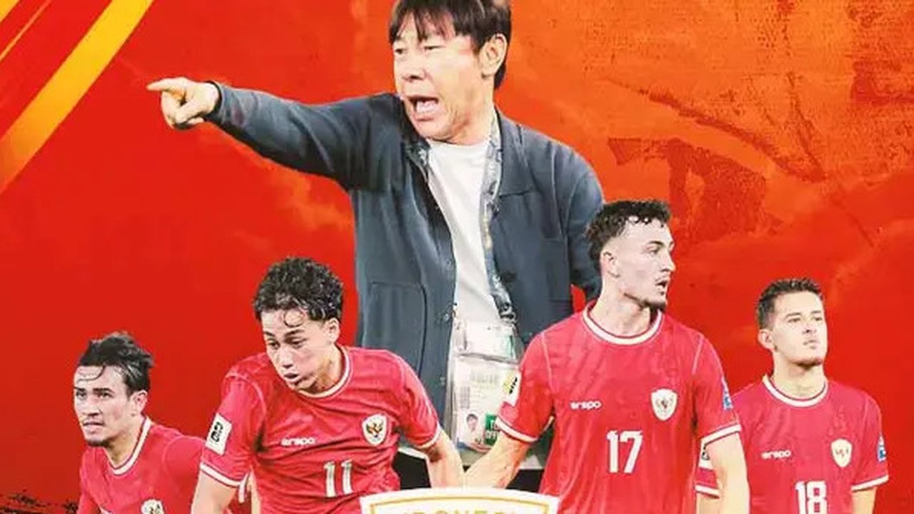 Timnas Indonesia - STY dikelilingi bintang naturalisasi (Bola.com/Adreanus Titus)