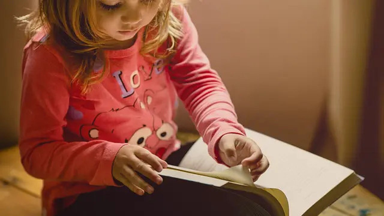 Ilustrasi Penyebab Disleksia pada Anak Credit: unsplash.com/Jonathan