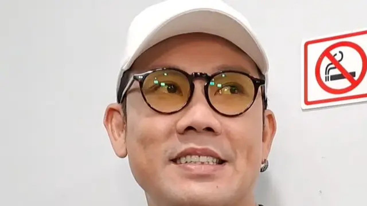 Pengacara Agus Salim , Farhat Abbas, dikabarkan hendak menghajar Denny Sumargo. Densu menantang balik dan meminta Farhat berbagi lokasi pertemuan. (Foto: Dok. YouTube Intens Investigasi)