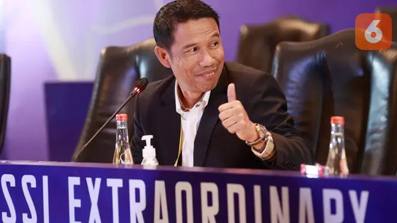Sekjen PSSI 2021-2023 Yunus Nusi, memberi keterangan pers usai Kongres Luar Biasa (KLB) PSSI di Hotel Shangri-La, Jakarta Pusat, Kamis (16/2/2023). Yunus Nusi mundur sebagai Sekjen periode