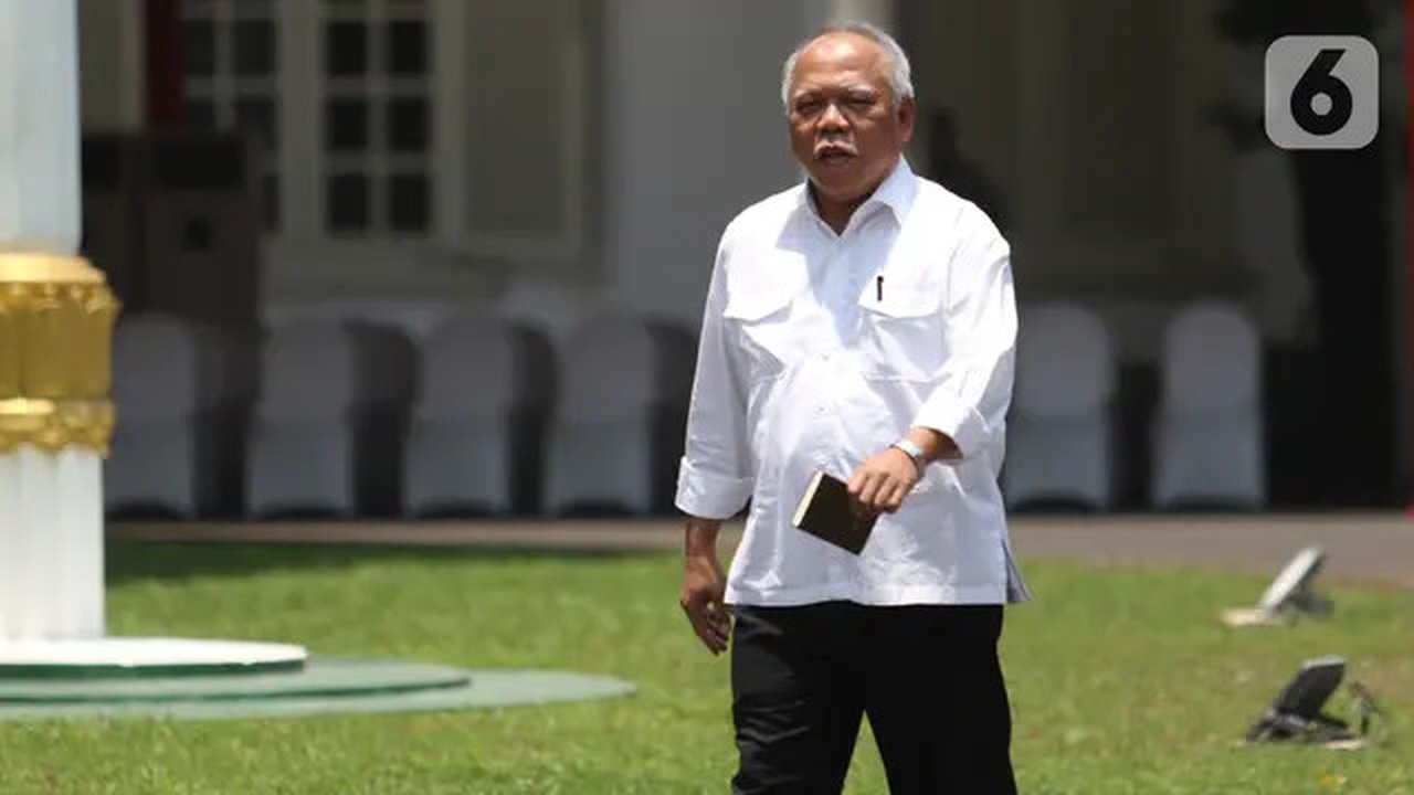 Menteri PUPR 2014-2019 Basuki Hadimuljono tiba di Kompleks Istana Kepresidenan di Jakarta, Selasa (22/10/2019). Basuki Hadimuljono mengaku dihubungi Menteri Sekretaris Negara untuk datang ke