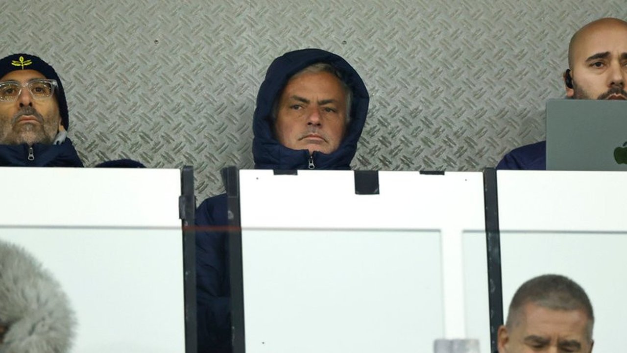 Hasil AZ Alkmaar vs Fenerbahce: Jose Mourinho Nonton di Tribune, Timnya Keok 1-3