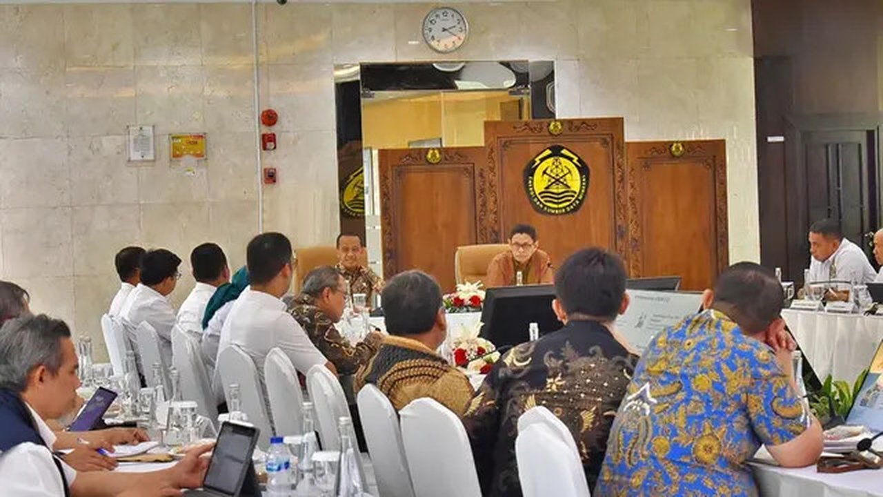 Kementerian Energi dan Sumber Daya Mineral (ESDM) menyiapkan beberapa langkah demi mewujudkan swasembada energi sesuai arahan Presiden Prabowo Subianto.