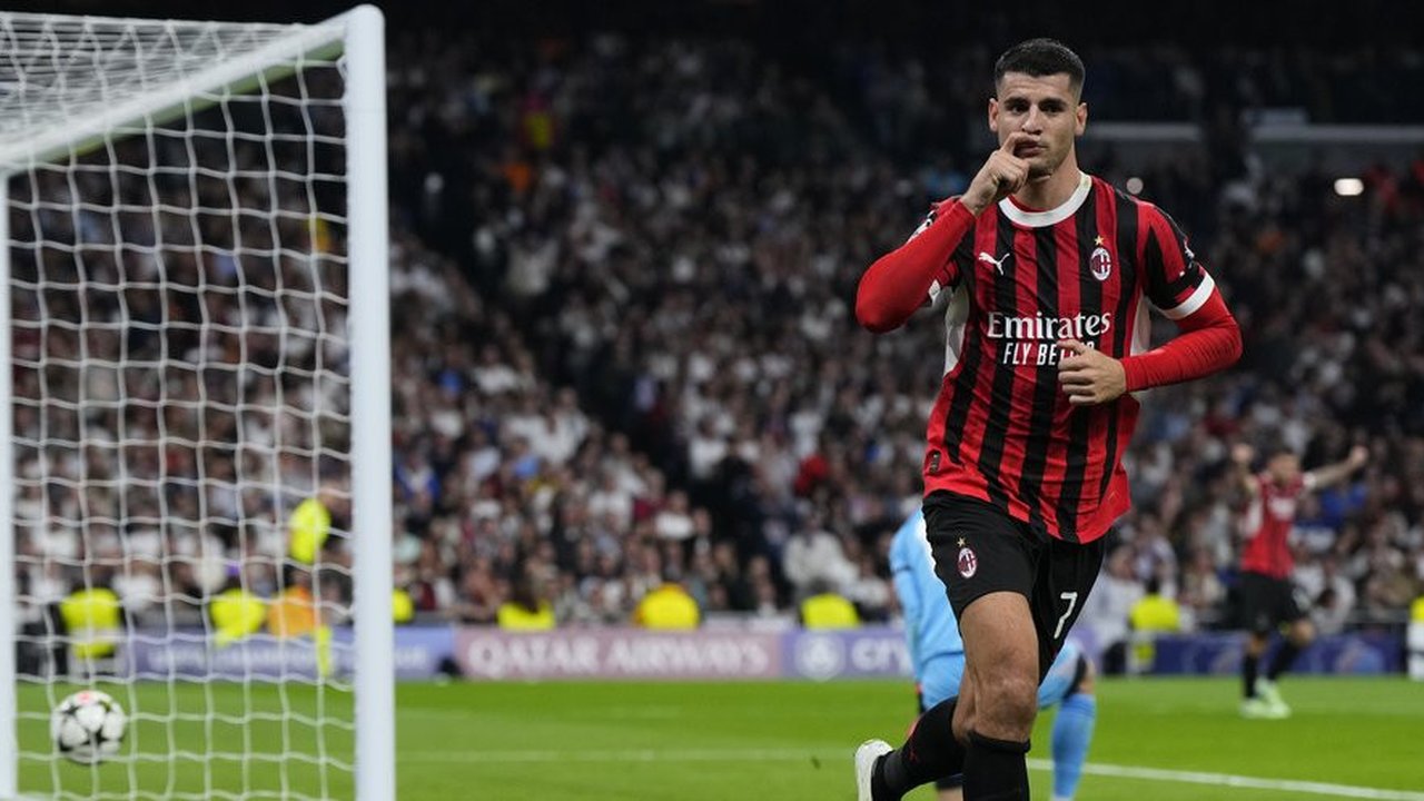 Alami Benturan Kepala Serius, Alvaro Morata Dilarikan ke Rumah Sakit