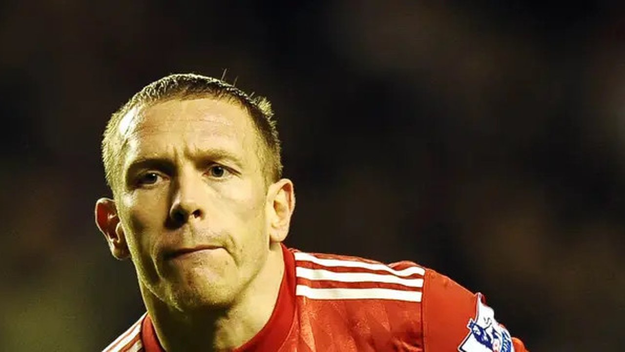 4. Craig Bellamy - Pensiun pada tahun 2014, Craig membangun yayasan olahraga terutama sepakbola. Mantan pemain Liverpool tersebut memulai proyek yayasan nya dengan menyumbangkan dana 1,4 ju