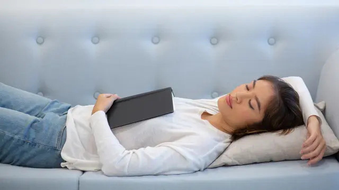Posisi Tidur Telentang (Freepik.com)