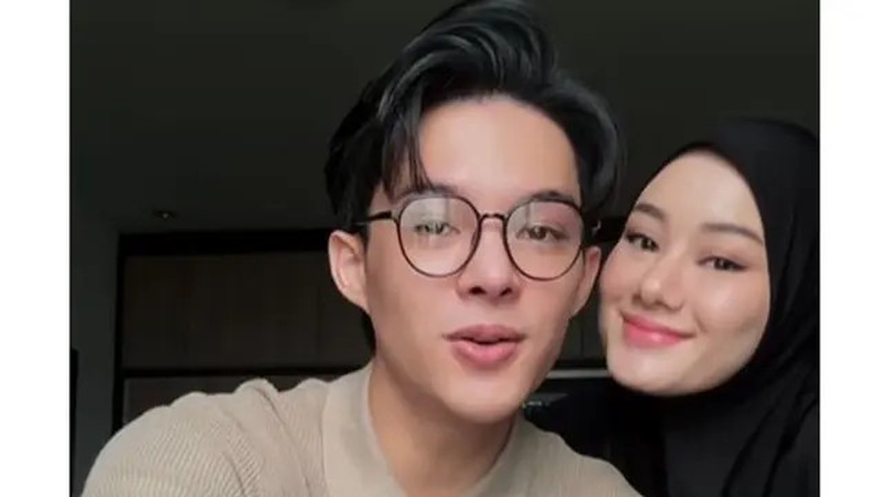 Potret terbaru Rey Mbayang usai oplas hidung. (sumber: Instagram/rey_mbayang)