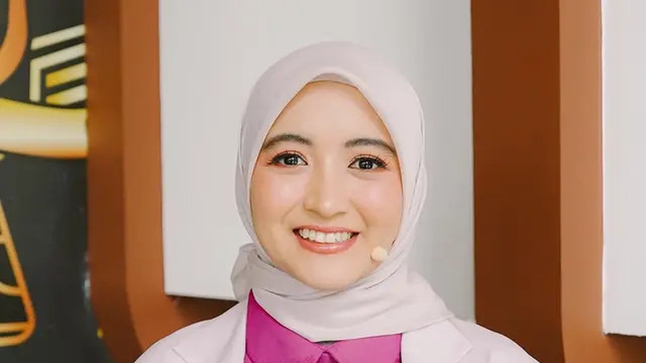 Komika Arafah Rianti kini mengaku introver dan menjaga privasi setelah dilabrak tetangga gara-gara parkir mobil serta tak dilibatkan dalam iuran kompleks. (Foto: Dok. Instagram @arafahrian