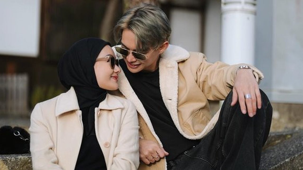Dinda Hauw Ungkap Sisi Romantis Rey Mbayang yang Jarang Terlihat di Media Sosial