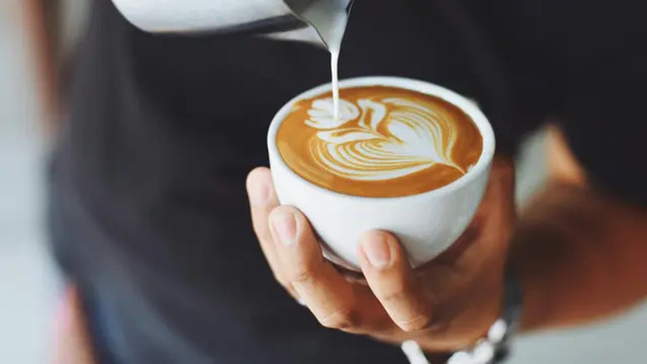 Mitos: Minum Kopi dan Teh Dilarang untuk Ibu Menyusui | copyright pexels.com/Chevanon Photography