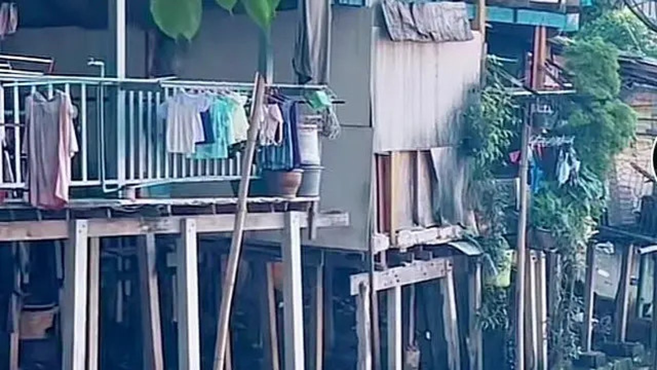 Ilustrasi rumah kumuh (dok TikTok @Marcin/ https://vt.tiktok.com/ZSj6A6Y74//Maheza Nurmiagita)