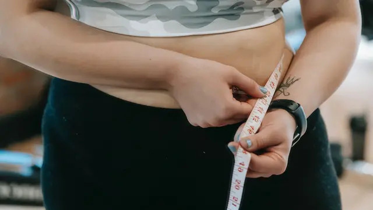 Cara Mengatasi Perut Buncit dan Keras secara Alami, Kenali Penyebab dan Kebiasaan Sehat untuk Diterapkan/Photo by Bill Oxford on Unsplash