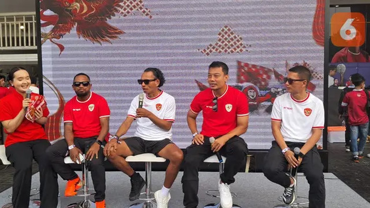 Empat legenda Timnas Indonesia melakukan talkshow di SUGBK jelang laga skuad Garuda versus Jepang di SUGBK pada Ronde 3 Grup C Kualifikasi Piala Dunia 2026 Zona Asia hari Jumat (15/11/2024) m