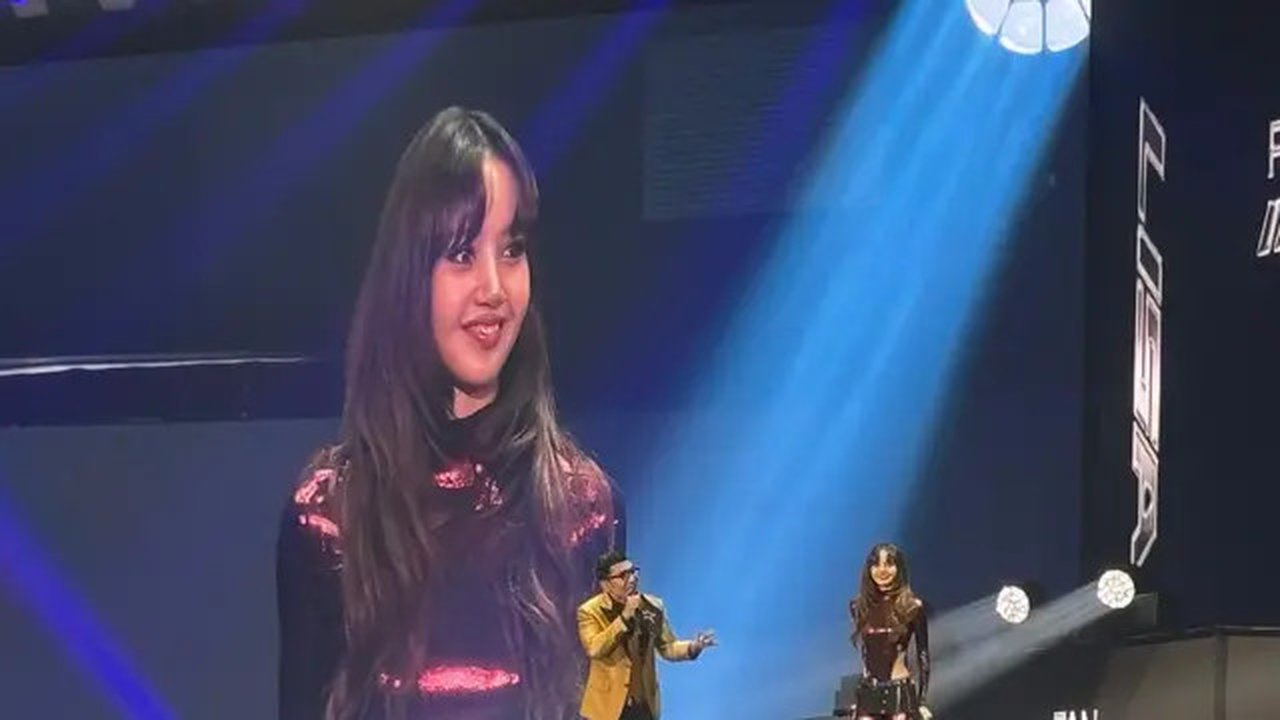 Lisa Blackpink di Fan Meetup in Asia 2024 yang dilangsungkan di Beach City International Stadium, Jakarta, Jumat (15/11/2024). (Zulfa Ayu Sundari)