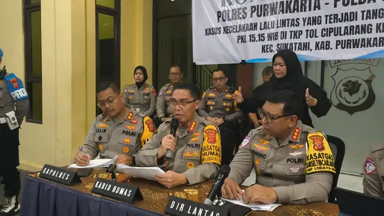 Konferensi pers Polres Purwakarta terkait kecelakaan beruntun di Tol Cipularang KM 92. (Liputan6.com/Asep Mulyana)
