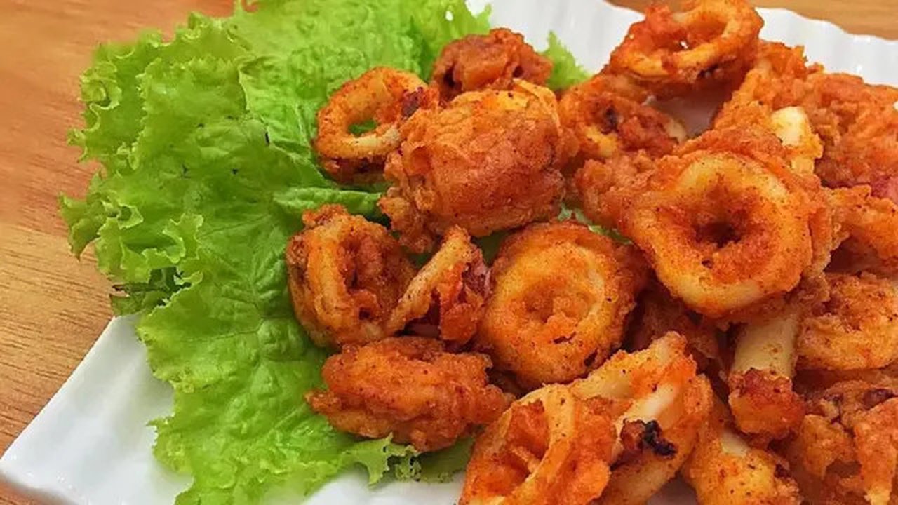 Cumi goreng cabai kering (Dok.Instagram/@https://www.instagram.com/p/BpY0DJuBUxX/?tagged=cumikrispi/Komarudin)