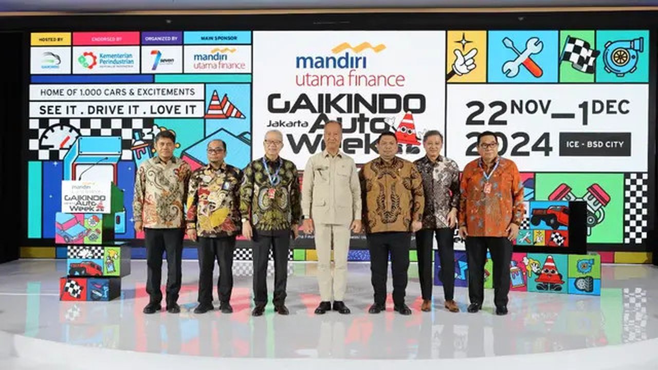 MUF GJAW 2024 resmi dibuka bersama Agus Gumiwang Kartasasmita Dirjen ILMATE, Setia Diarta , Sekjen Kementerian Perindustrian, Eko S.A Cahyanto dan Anggota DPR RI Komisi VII, Ilham Permana, Ke