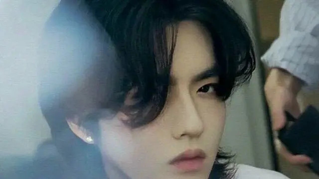 Model rambut Mullet (Sumber: comfortreview.blogspot.com)