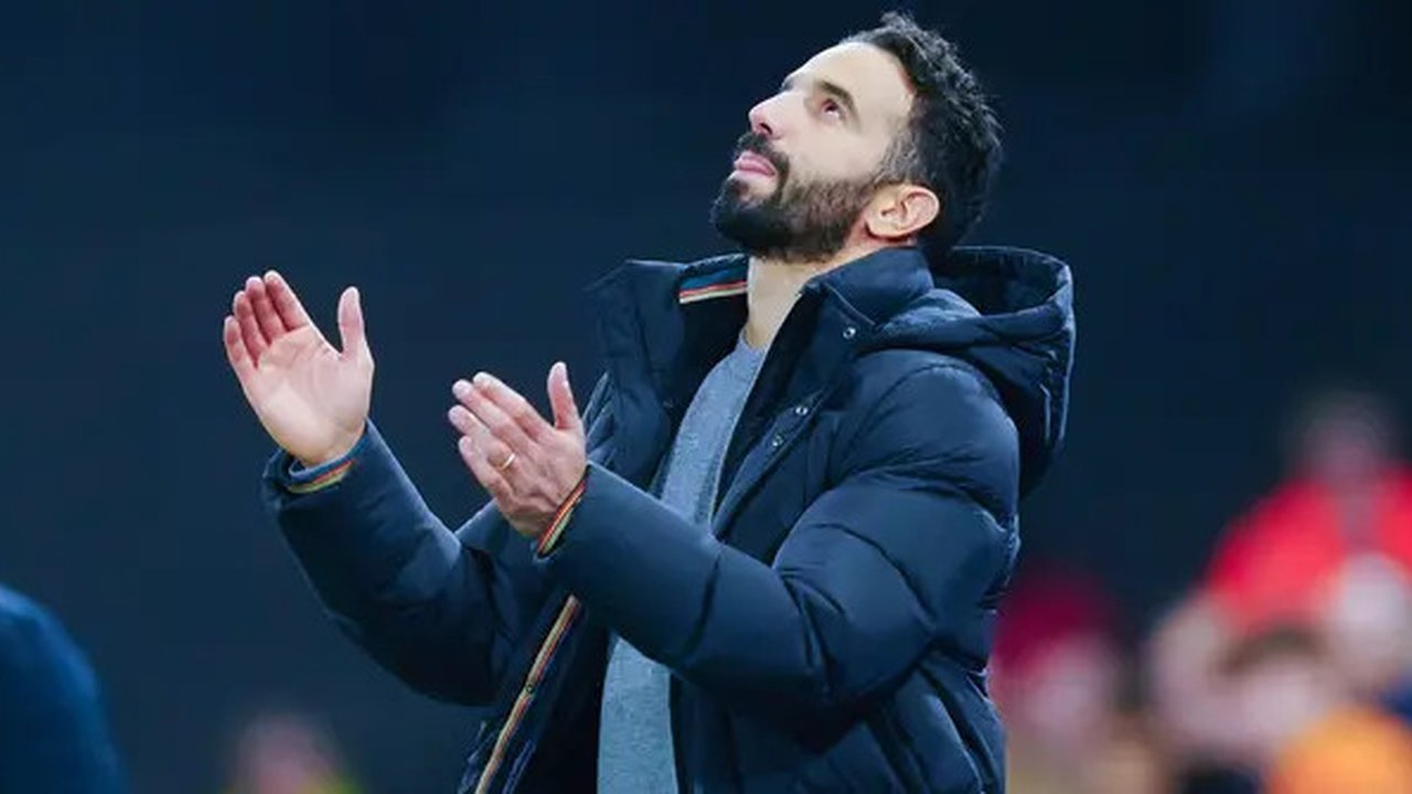 Tim Setan Merah melawat ke markas Ipswich di Portman Road, Ipswich pada laga pekan ke-12 Premier League, Minggu (24/11/2024) malam WIB. Duel tersebut menjadi partai debut Ruben Amorim sebagai